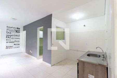 Sala / Cozinha de apartamento para alugar com 1 quarto, 35m² em Vila Mazzei, São Paulo