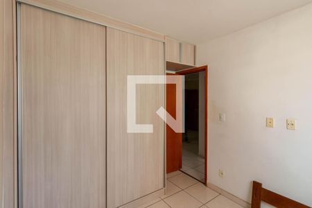 Quarto 2 de apartamento para alugar com 2 quartos, 50m² em Diamante, Belo Horizonte