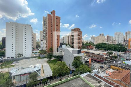 Quarto 1 - vista de apartamento à venda com 2 quartos, 52m² em Pinheiros, São Paulo