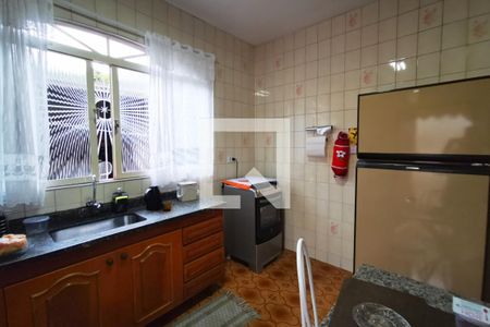 Casa à venda com 135m², 2 quartos e 2 vagas Casa à venda com 135m², 2 quartos e 2 vagasCozinha