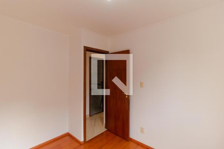 Quarto 03 de apartamento para alugar com 3 quartos, 64m² em Conjunto Residencial Souza Queiroz, Campinas