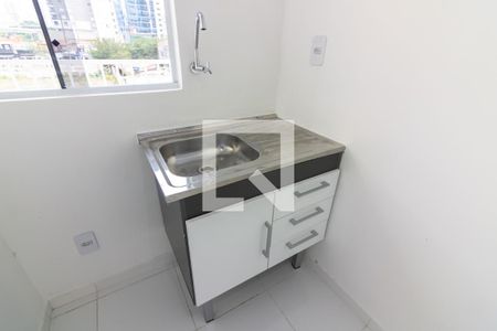 Cozinha de casa para alugar com 1 quarto, 34m² em Cidade Monções, São Paulo