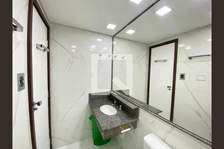 Banheiro de apartamento para alugar com 1 quarto, 60m² em Ondina, Salvador