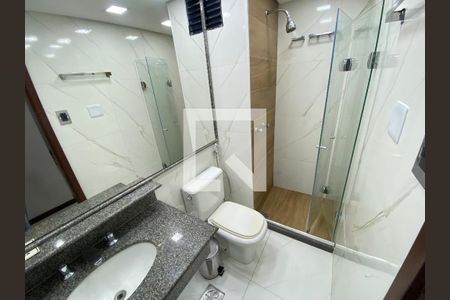 Banheiro de apartamento para alugar com 1 quarto, 60m² em Ondina, Salvador