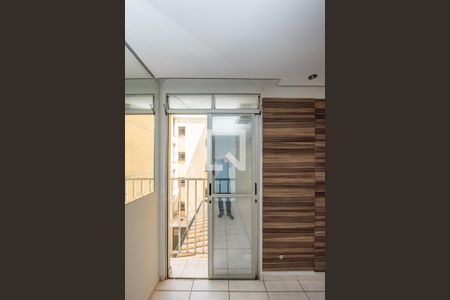 Sala de apartamento à venda com 3 quartos, 75m² em Cinquentenario, Belo Horizonte