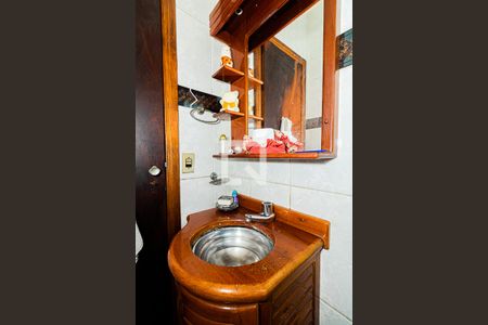 Casa à venda com 159m², 4 quartos e 4 vagas Casa à venda com 159m², 4 quartos e 4 vagasBanheiro 1