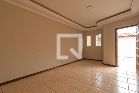 Sala de casa à venda com 4 quartos, 200m² em Jardim Santa Clara, Guarulhos