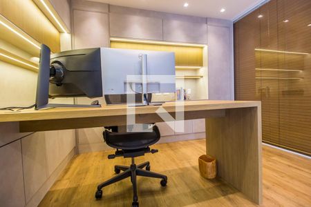 Apartamento à venda com 376m², 3 quartos e 4 vagas Apartamento à venda com 376m², 3 quartos e 4 vagasEscritório