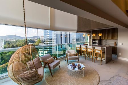 Apartamento à venda com 376m², 3 quartos e 4 vagas Apartamento à venda com 376m², 3 quartos e 4 vagasVaranda gourmet