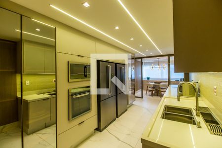 Apartamento à venda com 376m², 3 quartos e 4 vagas Apartamento à venda com 376m², 3 quartos e 4 vagasCozinha