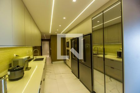 Apartamento à venda com 376m², 3 quartos e 4 vagas Apartamento à venda com 376m², 3 quartos e 4 vagasCozinha