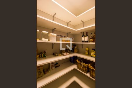 Apartamento à venda com 376m², 3 quartos e 4 vagas Apartamento à venda com 376m², 3 quartos e 4 vagasDespensa