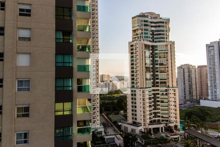 Apartamento à venda com 376m², 3 quartos e 4 vagas Apartamento à venda com 376m², 3 quartos e 4 vagasVista