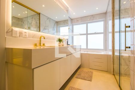 Apartamento à venda com 376m², 3 quartos e 4 vagas Apartamento à venda com 376m², 3 quartos e 4 vagasBanheiro da Suíte