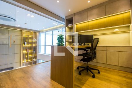 Apartamento à venda com 376m², 3 quartos e 4 vagas Apartamento à venda com 376m², 3 quartos e 4 vagasEscritório