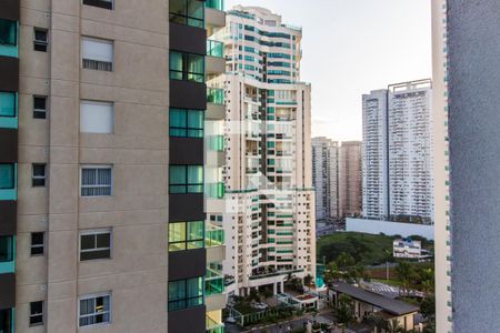Apartamento à venda com 376m², 3 quartos e 4 vagas Apartamento à venda com 376m², 3 quartos e 4 vagasVista
