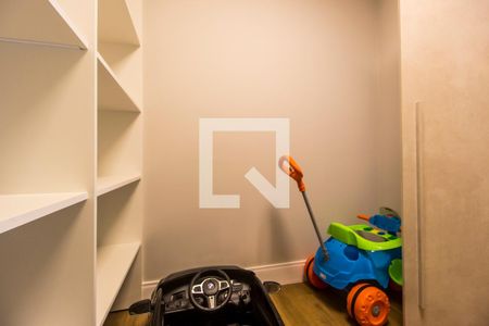 Apartamento à venda com 376m², 3 quartos e 4 vagas Apartamento à venda com 376m², 3 quartos e 4 vagasDepósito