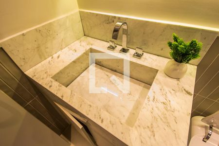 Apartamento à venda com 376m², 3 quartos e 4 vagas Apartamento à venda com 376m², 3 quartos e 4 vagasBanheiro da Suíte 3