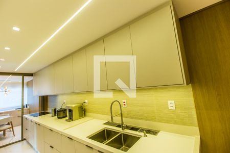 Apartamento à venda com 376m², 3 quartos e 4 vagas Apartamento à venda com 376m², 3 quartos e 4 vagasCozinha