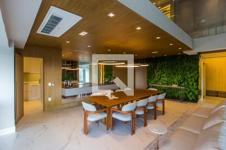 Apartamento à venda com 376m², 3 quartos e 4 vagas Apartamento à venda com 376m², 3 quartos e 4 vagasSala de Jantar
