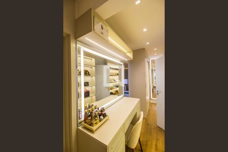 Apartamento à venda com 376m², 3 quartos e 4 vagas Apartamento à venda com 376m², 3 quartos e 4 vagasCloset da suíte