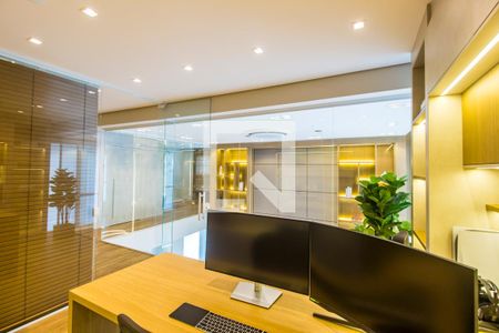 Apartamento à venda com 376m², 3 quartos e 4 vagas Apartamento à venda com 376m², 3 quartos e 4 vagasEscritório