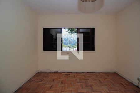 Suíte  de casa à venda com 3 quartos, 200m² em Vila Madalena, São Paulo