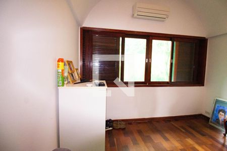 Casa à venda com 550m², 4 quartos e 5 vagas Casa à venda com 550m², 4 quartos e 5 vagasquarto 3