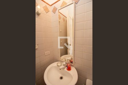 Casa à venda com 550m², 4 quartos e 5 vagas Casa à venda com 550m², 4 quartos e 5 vagasBanheiro