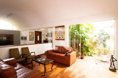 Casa à venda com 550m², 4 quartos e 5 vagas Casa à venda com 550m², 4 quartos e 5 vagasSala 2