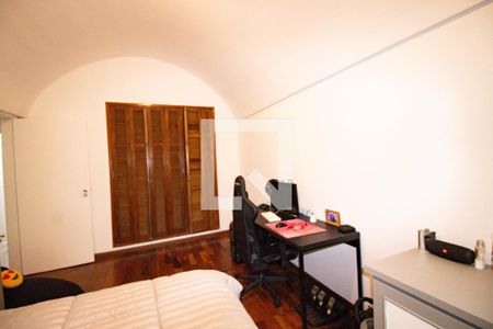 Casa à venda com 550m², 4 quartos e 5 vagas Casa à venda com 550m², 4 quartos e 5 vagasquarto 4