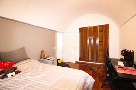 Casa à venda com 550m², 4 quartos e 5 vagas Casa à venda com 550m², 4 quartos e 5 vagasquarto 4