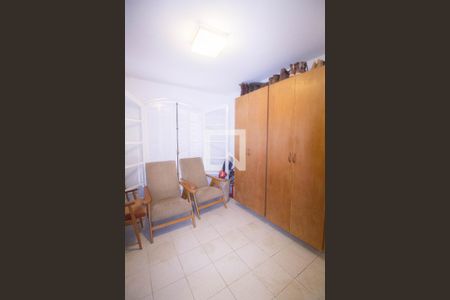 Casa à venda com 550m², 4 quartos e 5 vagas Casa à venda com 550m², 4 quartos e 5 vagasQuarto de Serviço