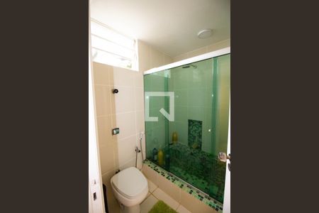 Casa à venda com 550m², 4 quartos e 5 vagas Casa à venda com 550m², 4 quartos e 5 vagasBanheiro 1