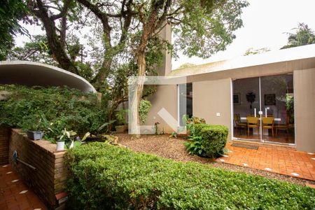 Casa à venda com 550m², 4 quartos e 5 vagas Casa à venda com 550m², 4 quartos e 5 vagasJardim