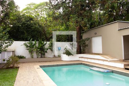 Casa à venda com 550m², 4 quartos e 5 vagas Casa à venda com 550m², 4 quartos e 5 vagasPiscina