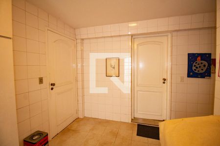 Casa à venda com 550m², 4 quartos e 5 vagas Casa à venda com 550m², 4 quartos e 5 vagasLavanderia