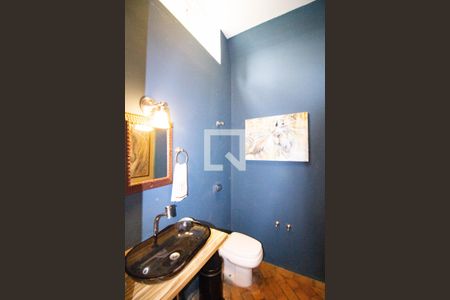 Casa à venda com 550m², 4 quartos e 5 vagas Casa à venda com 550m², 4 quartos e 5 vagasLavabo