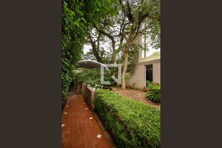 Casa à venda com 550m², 4 quartos e 5 vagas Casa à venda com 550m², 4 quartos e 5 vagasJardim