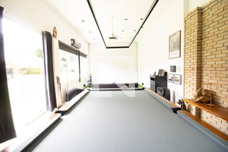 Casa à venda com 550m², 4 quartos e 5 vagas Casa à venda com 550m², 4 quartos e 5 vagasSalão de jogos