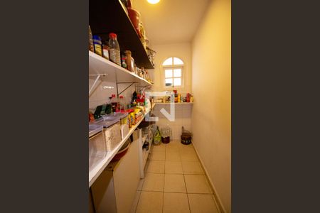 Casa à venda com 550m², 4 quartos e 5 vagas Casa à venda com 550m², 4 quartos e 5 vagasDespensa