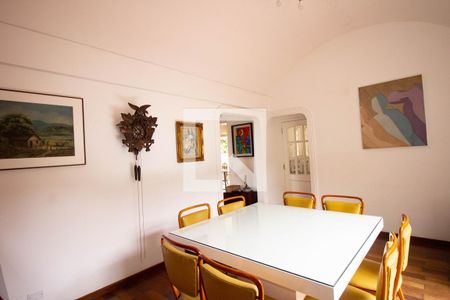 Casa à venda com 550m², 4 quartos e 5 vagas Casa à venda com 550m², 4 quartos e 5 vagasSala de Jantar