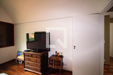 Casa à venda com 550m², 4 quartos e 5 vagas Casa à venda com 550m², 4 quartos e 5 vagasquarto 3