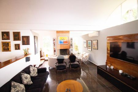 Sala de casa à venda com 4 quartos, 550m² em Interlagos, São Paulo