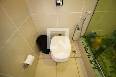 Casa à venda com 550m², 4 quartos e 5 vagas Casa à venda com 550m², 4 quartos e 5 vagasBanheiro 1