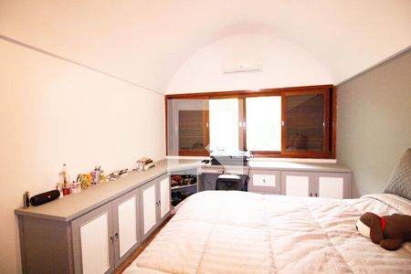 Casa à venda com 550m², 4 quartos e 5 vagas Casa à venda com 550m², 4 quartos e 5 vagasquarto 4