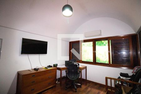 Casa à venda com 550m², 4 quartos e 5 vagas Casa à venda com 550m², 4 quartos e 5 vagasQuarto 2