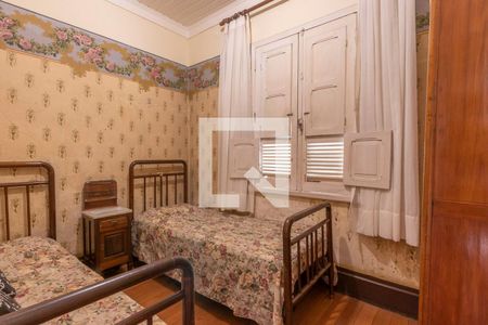 Casa para alugar com 330m², 7 quartos e 4 vagas Casa para alugar com 330m², 7 quartos e 4 vagasQuarto