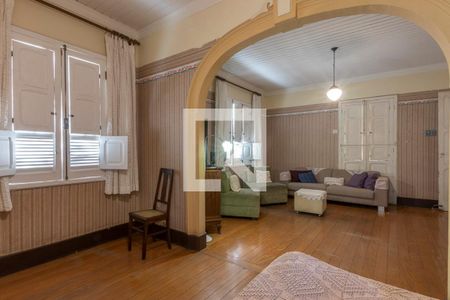 Casa para alugar com 330m², 7 quartos e 4 vagas Casa para alugar com 330m², 7 quartos e 4 vagasQuarto