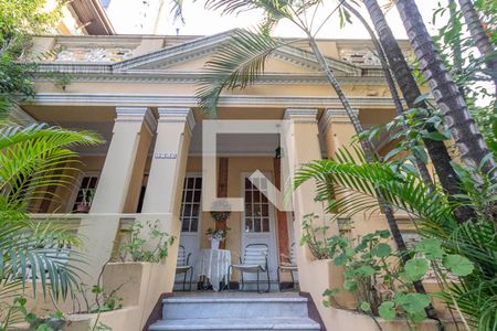 Casa para alugar com 330m², 7 quartos e 4 vagas Casa para alugar com 330m², 7 quartos e 4 vagasFachada